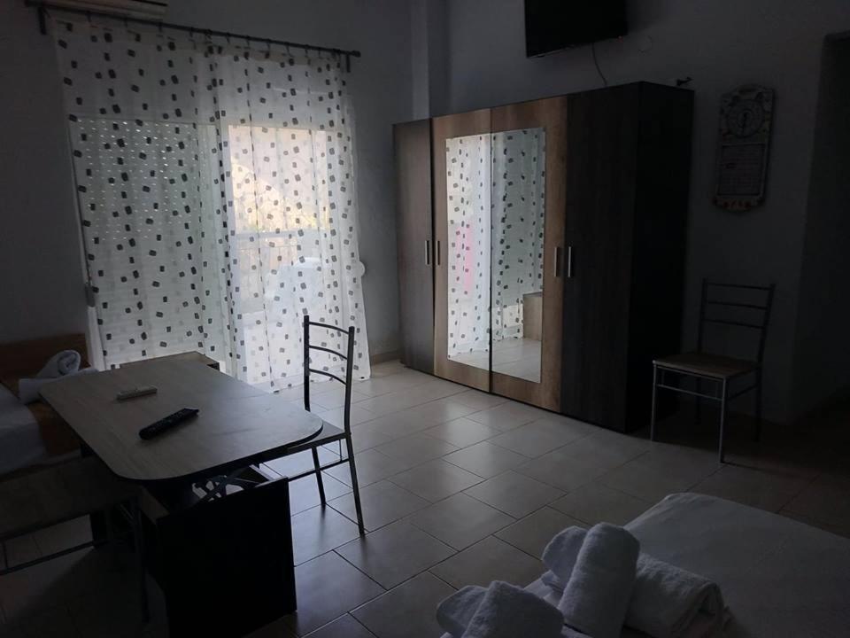 Aquarius Hotel フォルカ エクステリア 写真